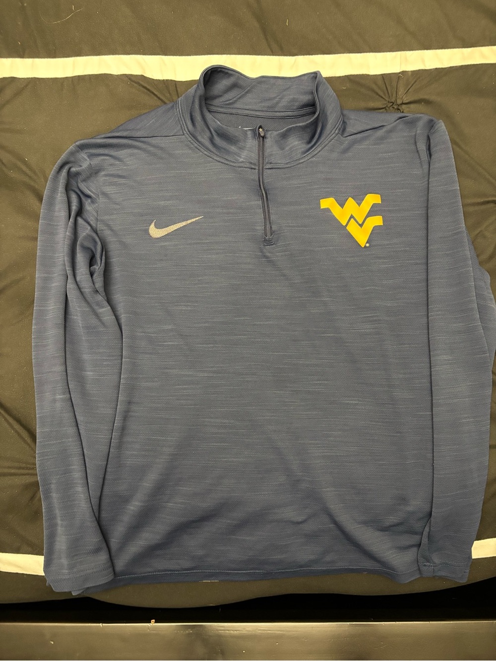 Nike WVU light weight 1/4 zip top large